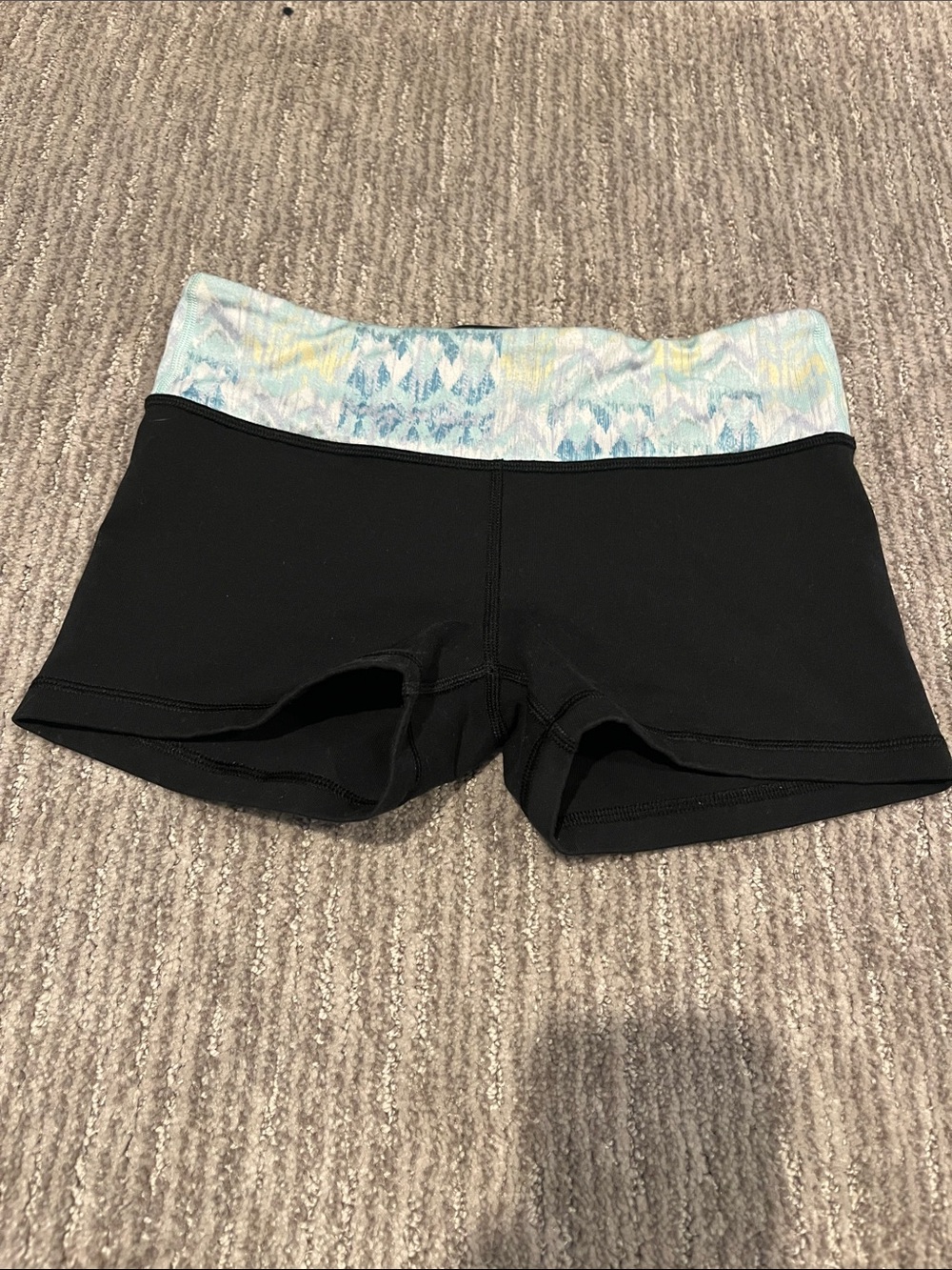IVIVVA- girls Black Active Shorts with Pastel Waistband reversible size 14